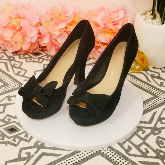 THE Franco Sarto The Artist Collection Leather Suede Heels in black are Size 8M - Picture 1 of 13